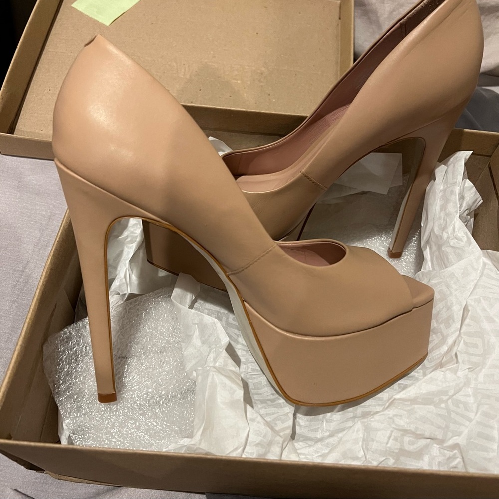 Steve Madden Platform heels “Lust”